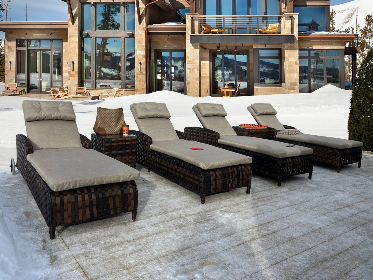 Набор из четырех лежаков ARIA CLASSIC brown с парой чайных столиков ARIA для террасы или зоны отдыха у бассейна