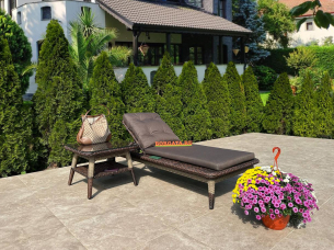 Лежак с колесиками BABYLON LUX brown/nature с чайным столиком для бани или зоны солярия