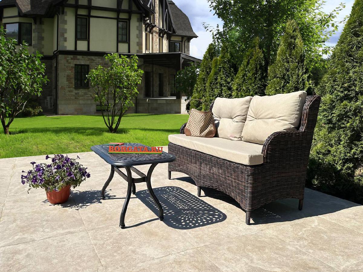 Лаунж зона с диваном 2-х DIAMOND brown и столиком кофейным BALLERINA для крыльца или террасы загородного коттеджа