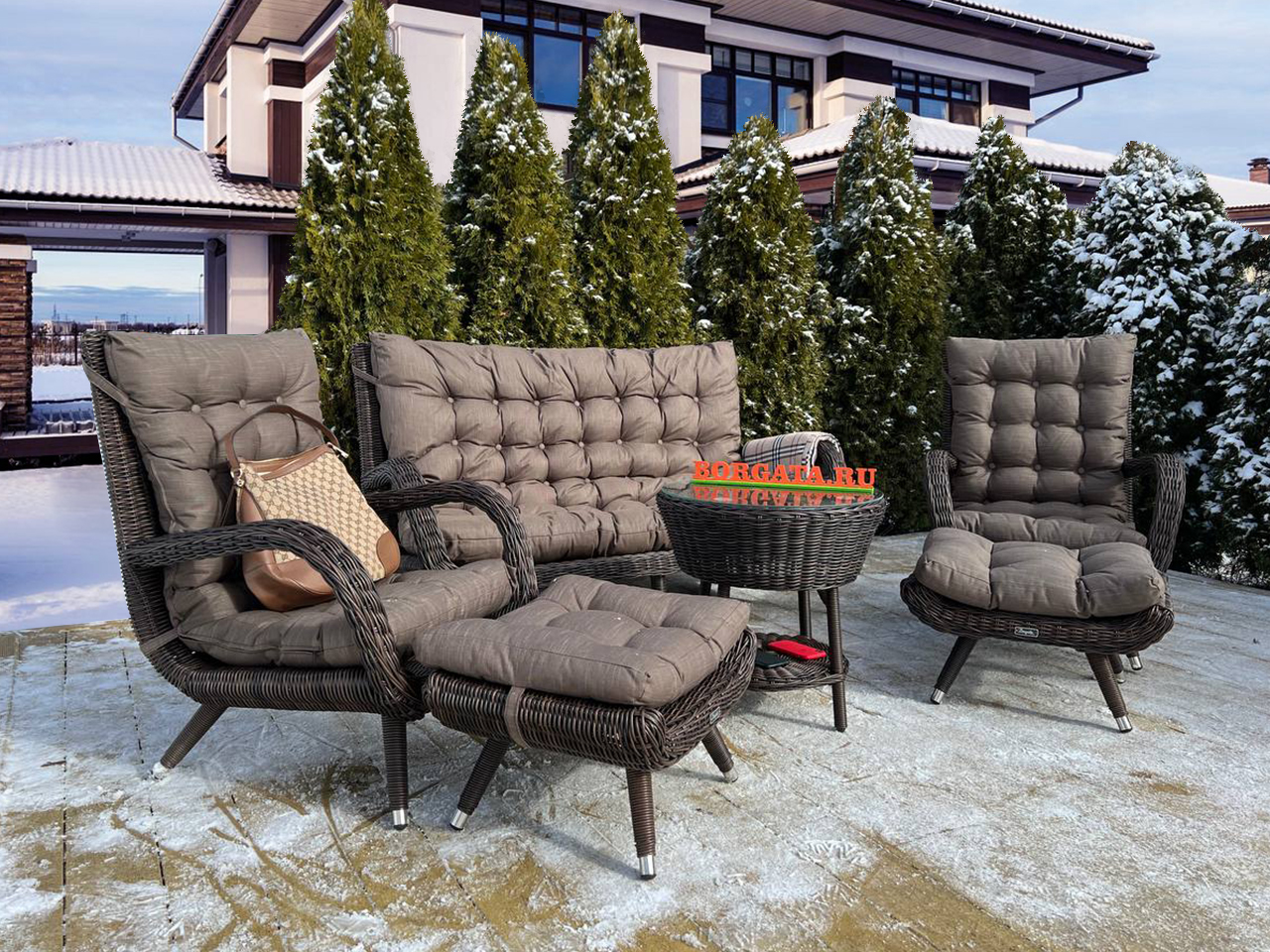 Комплект для отдыха MAGDA brown с диваном 2-х и парой пуфов для террасы или балкона в загородном доме