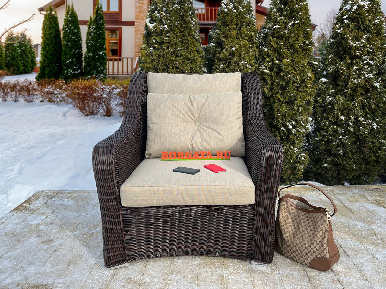 Кресло для отдыха DREAM brown для лаунж зон загородных особняков